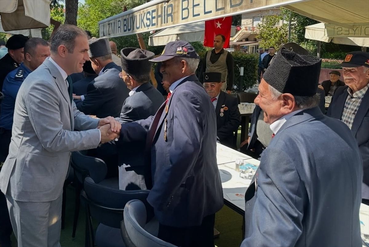 Bayındır'da bayramlaşma coşkusu