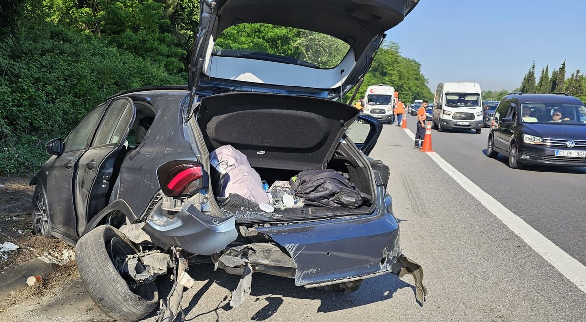 Bayram tatili yolunda kaza: 3 yaralı