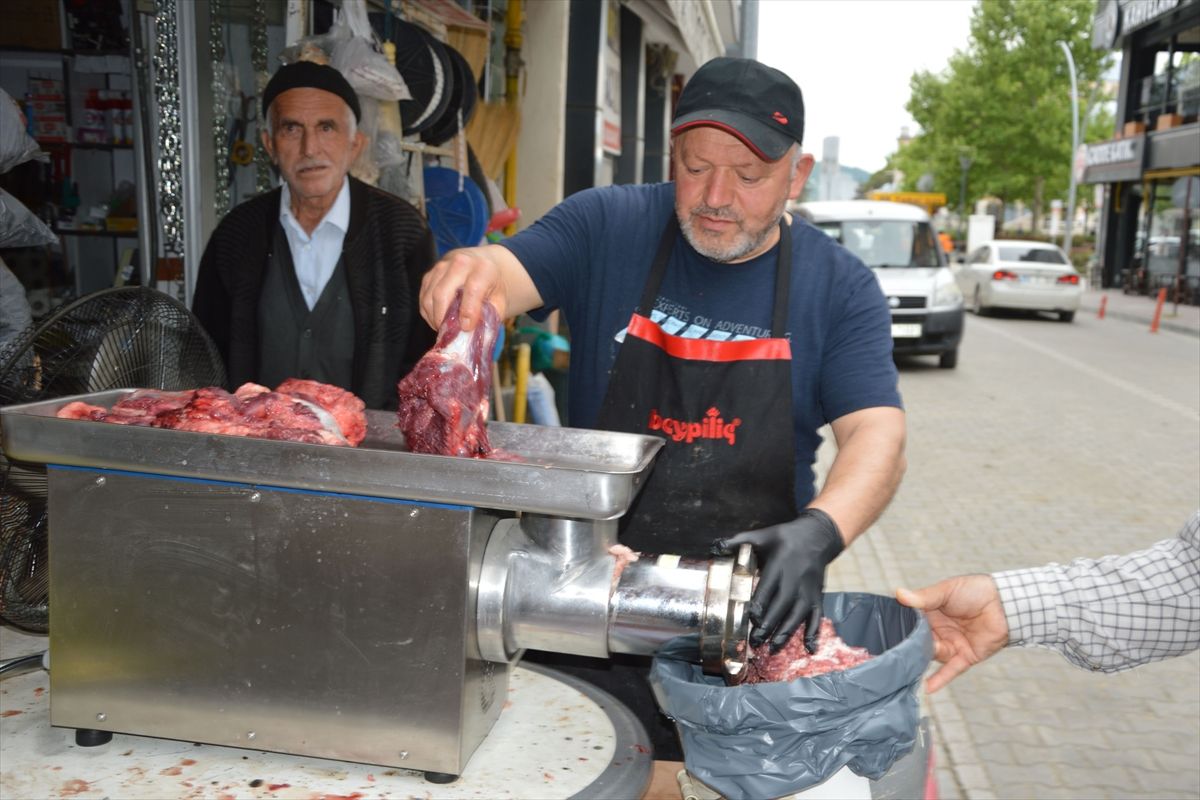 Havza'da Bayram Kıyma Mesaisi Sürüyor