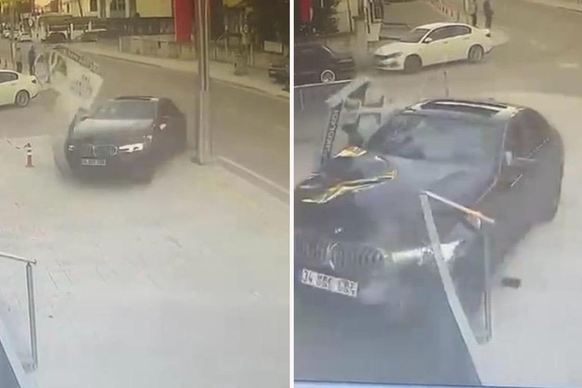 Otomobil iş yerine girdi; kaza anı kamerada