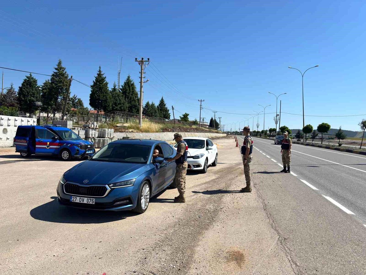 Jandarmadan bayram trafiği denetimi ve huzur-güven uygulaması