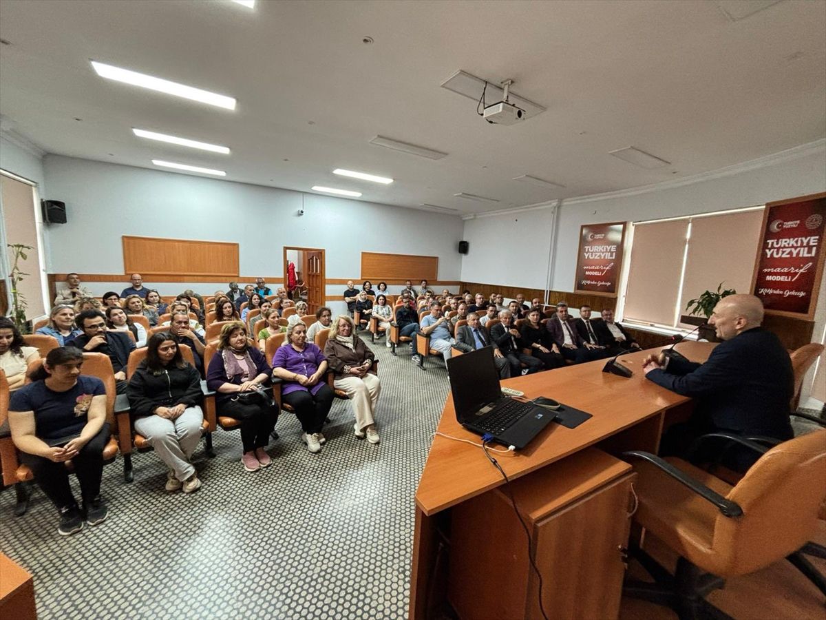 Kırklareli Milli Eğitim Müdürlüğünde bayramlaşma programı düzenlendi