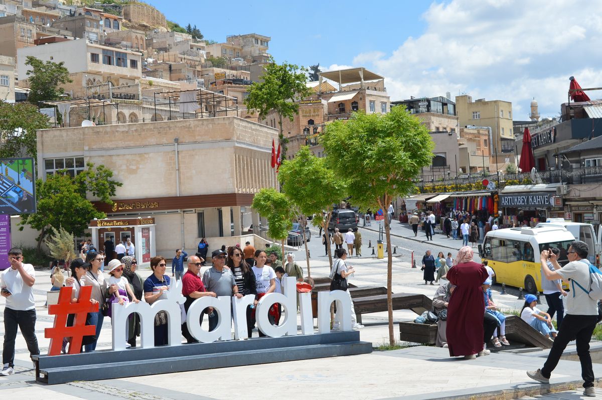Mardin'de bayramda oteller doldu, turistler çevre illere yönlendirildi