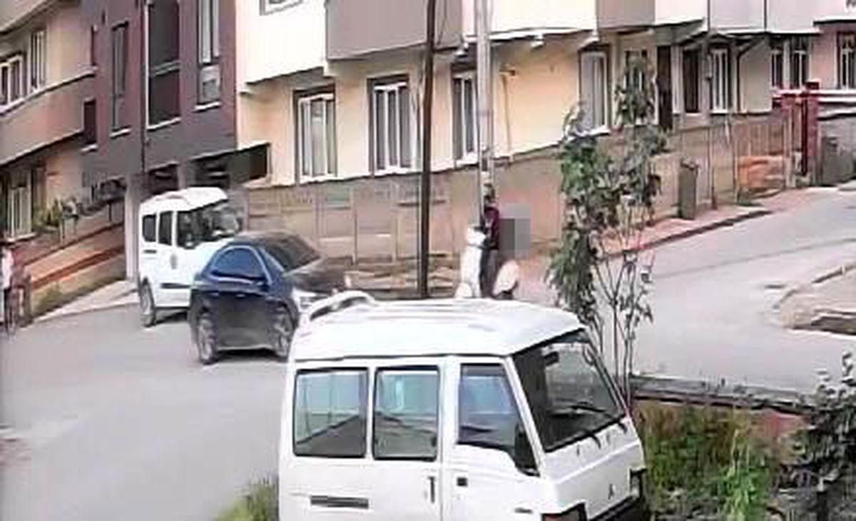 Otomobille çarpışan motosikletli yaralandı