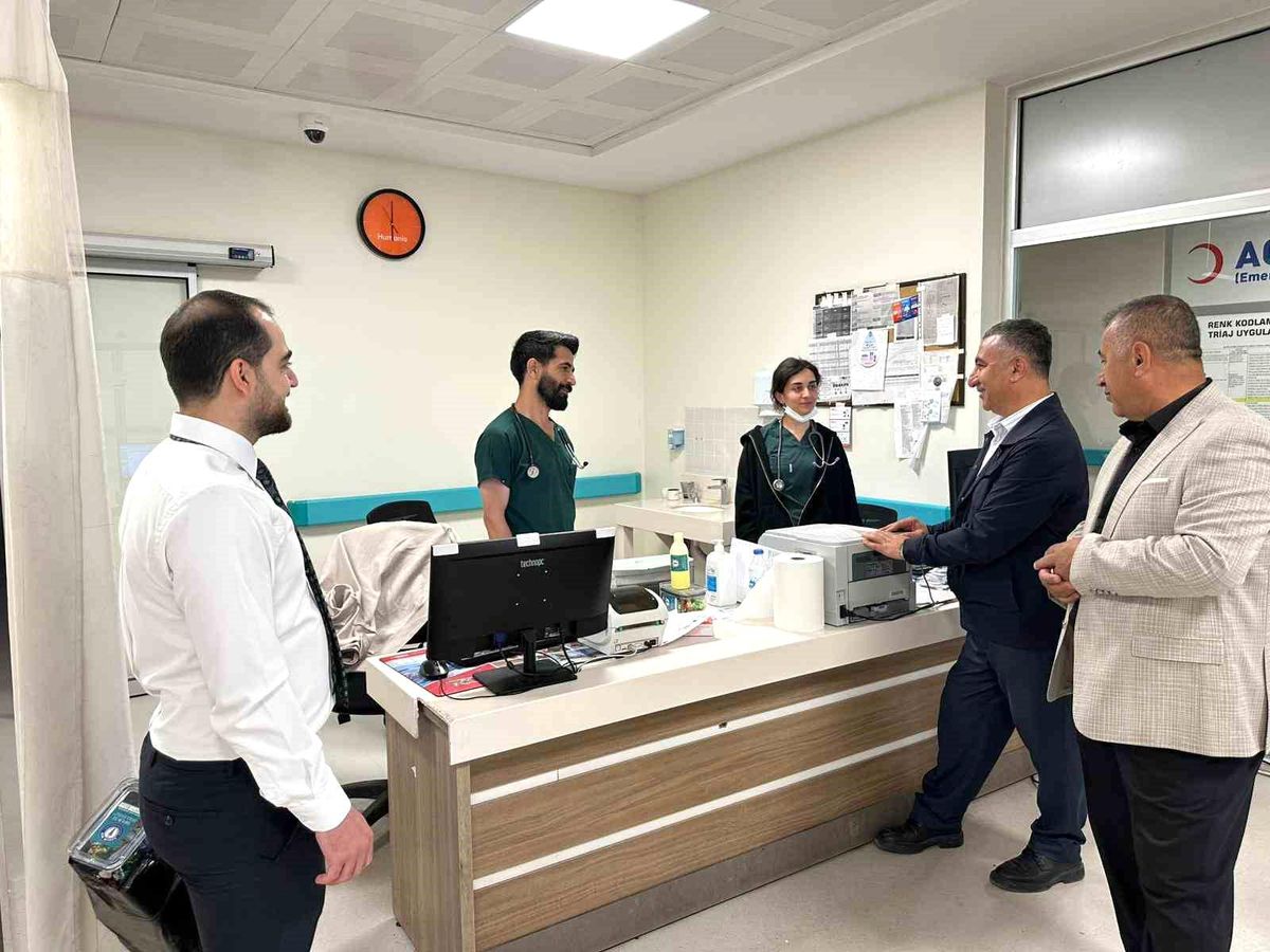 Sağlık-Sen Şırnak Şubesi'nden sağlık çalışanlarına bayram sürprizi