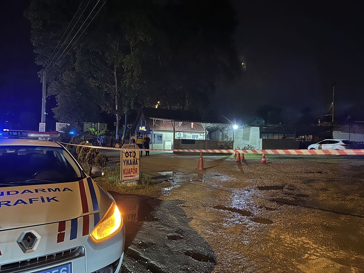 Sakarya'da silahlı kavgada 2 kişi yaralandı