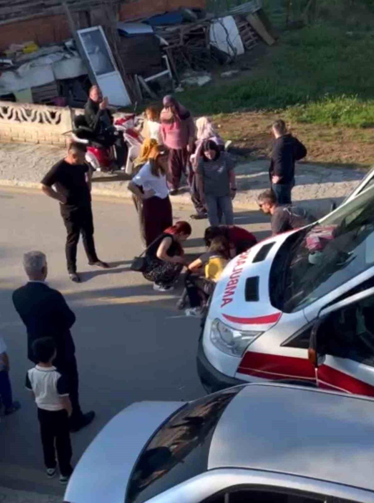 Sakarya'da yola aniden fırlayan 5 yaşındaki çocuğa otomobil çarptı
