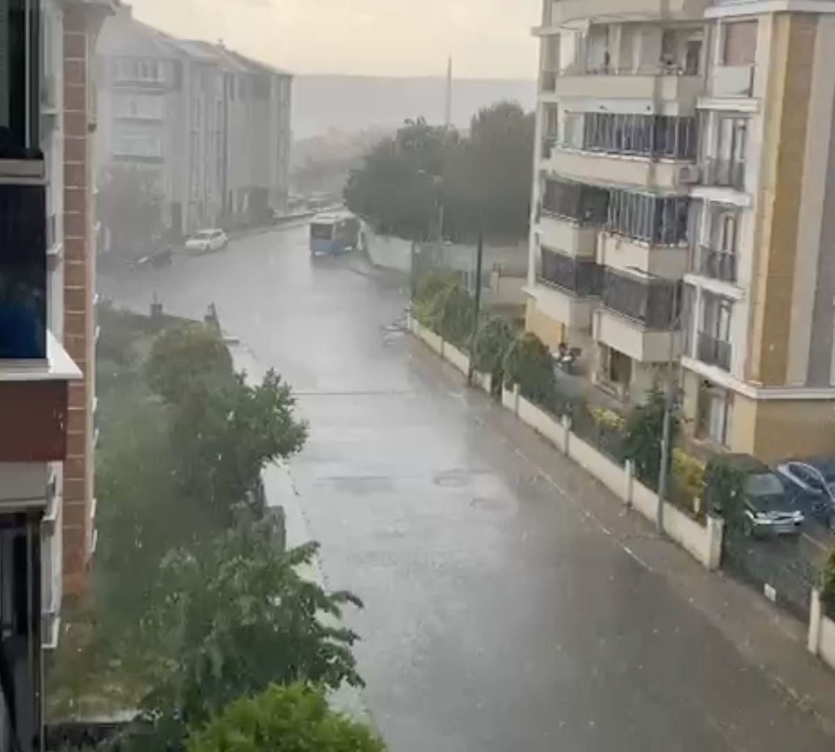 Tekirdağ'da sağanak ve dolu etkili oldu