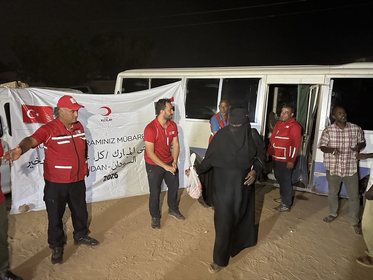 Kızılay'dan Sudan'da 2 bin 100 hisse kurban eti yardımı