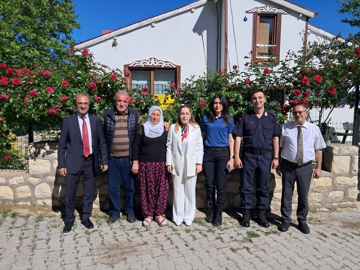 Kaymakam Yılmaz'dan şehit ailelerine bayram ziyareti