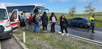 Aksaray'da refüje çarpan tur otobüsündeki 16 kişi yaralandı