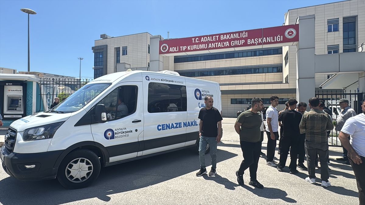 Antalya'da 16 yaşındaki genç doğum gününde motosiklet kazasında öldü