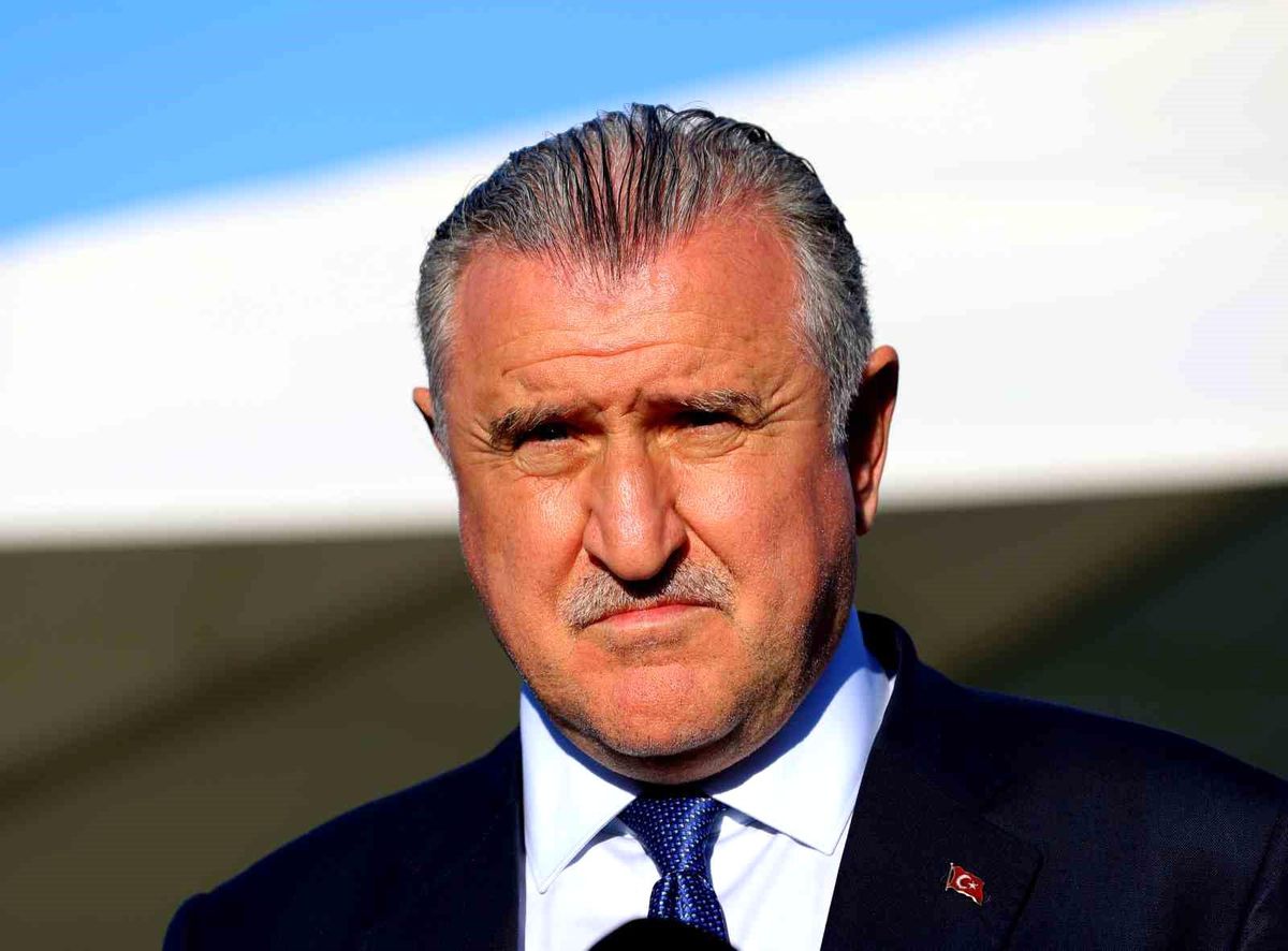 Bakan Osman Aşkın Bak: 'Milli takımımız Dünya Kupası'nda çok iyi işler yapacak'