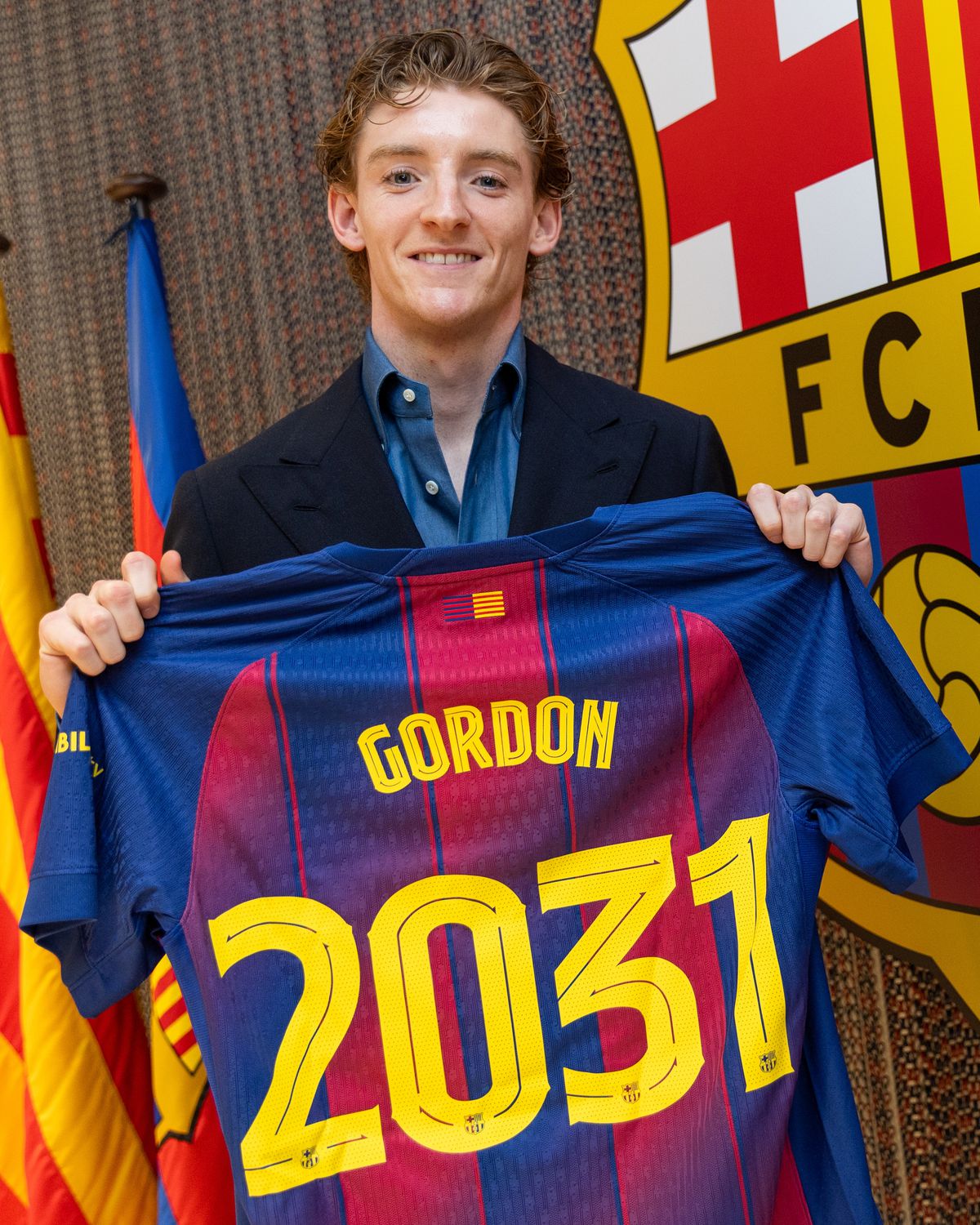 Barcelona, Anthony Gordon'ı duyurdu