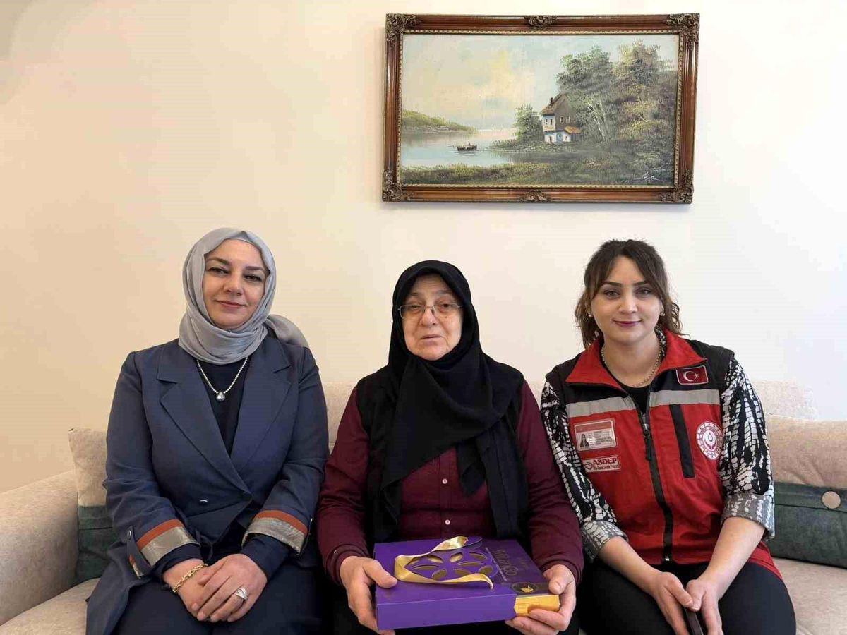 Bayburt'ta Şehit Aileleri ve Gazilere Bayram Ziyareti