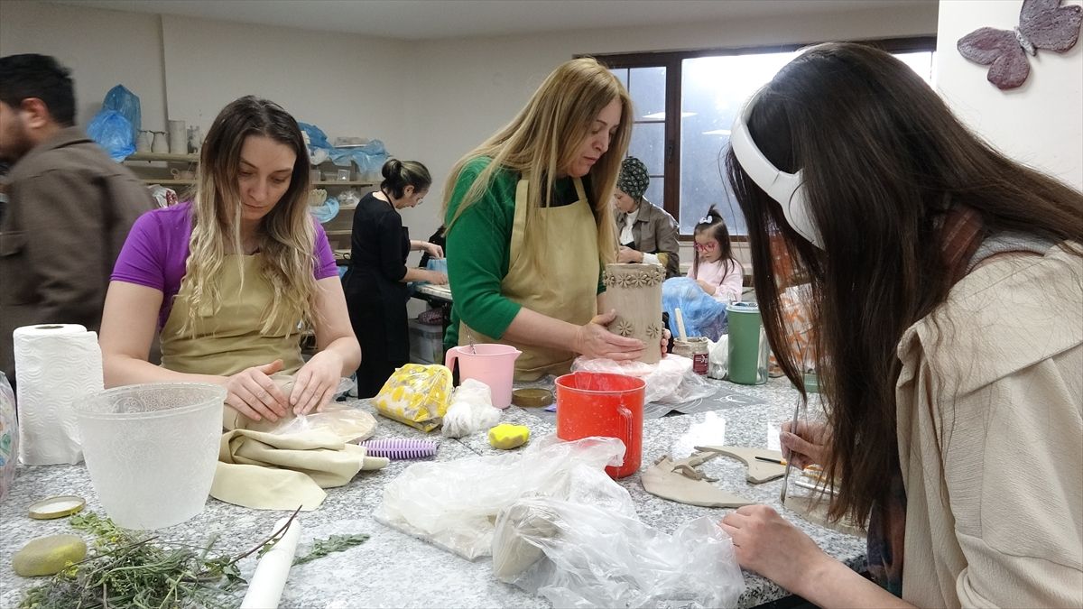 Belediyenin seramik atölyesi kadınlara sanat ve sosyalleşme kapısı açıyor