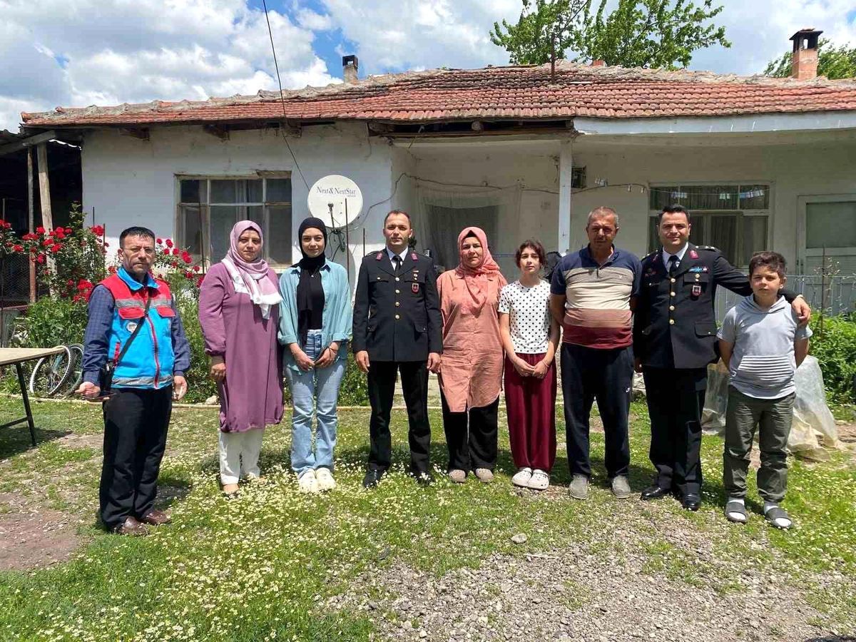 Osmaneli'nde Şehit ve Gazi Ailelerine Bayram Ziyareti