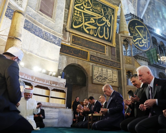 cumhurbaskani erdogan ayasofya 23799064 2568 1 m