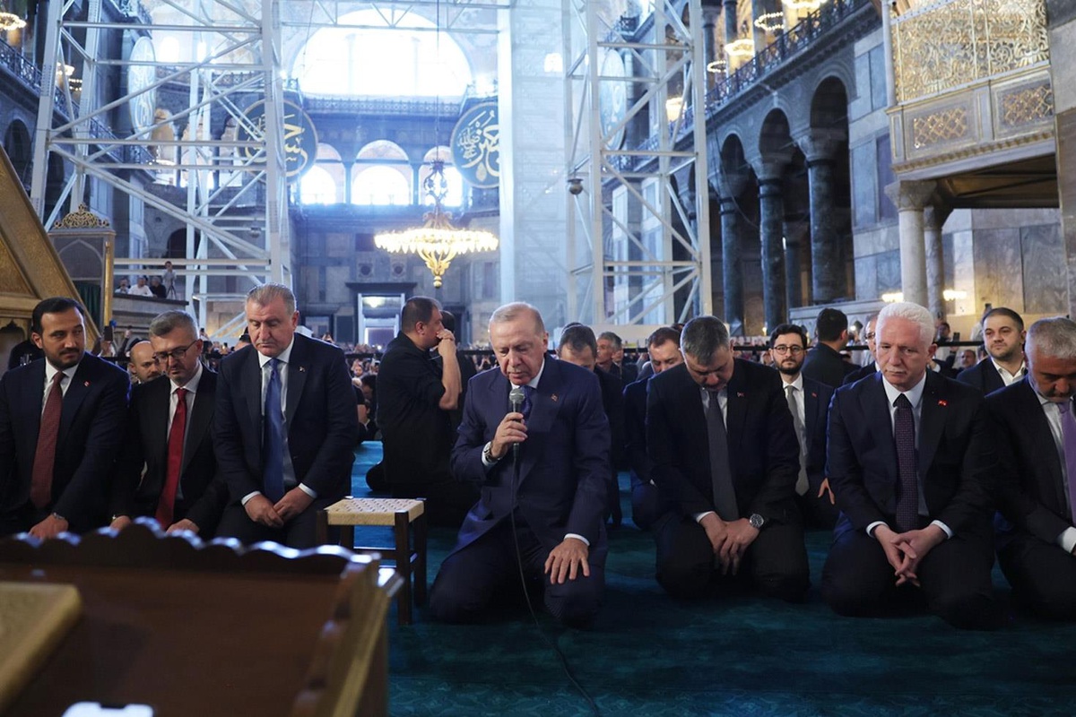 Cumhurbaşkanı Erdoğan, Ayasofya'da Kur'an-ı Kerim okudu
