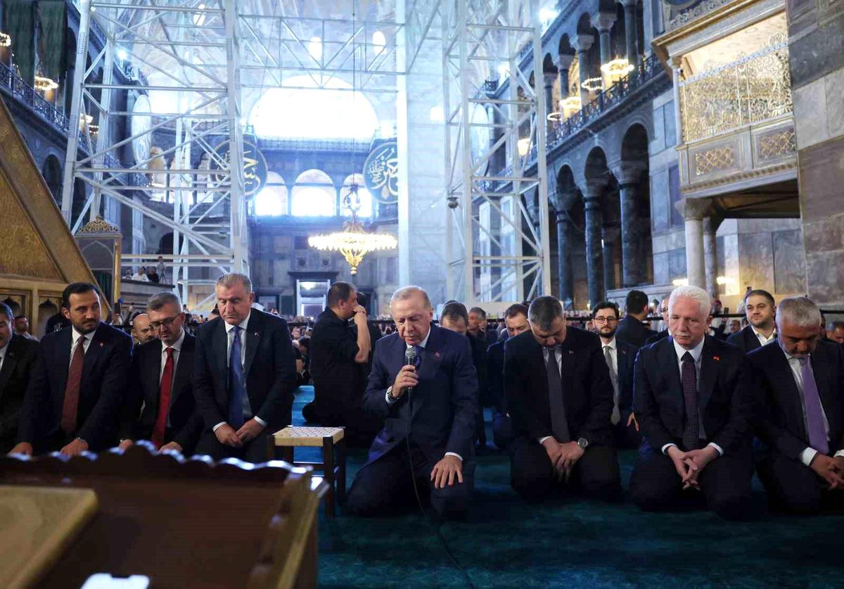 Erdoğan Ayasofya’da cuma namazı kıldı