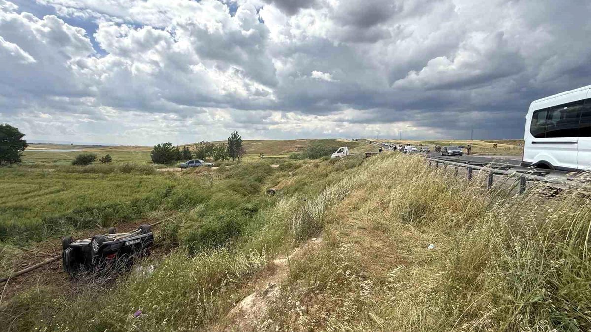 Diyarbakır'da iki otomobilin çarpıştığı kazada 1 ölü, 4 yaralı
