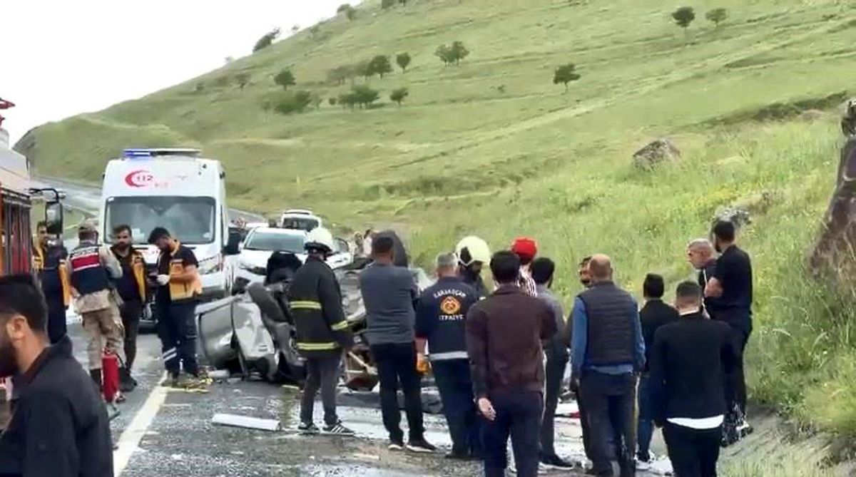Elazığ'da feci kaza: 1 ölü, 3 yaralı