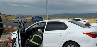 Gaziantep'te çarpışan 2 otomobildeki 6 kişi yaralandı