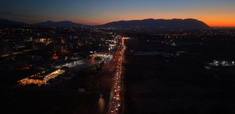 İzmir-Ankara kara yolunun Manisa geçişinde dönüş yoğunluğu başladı