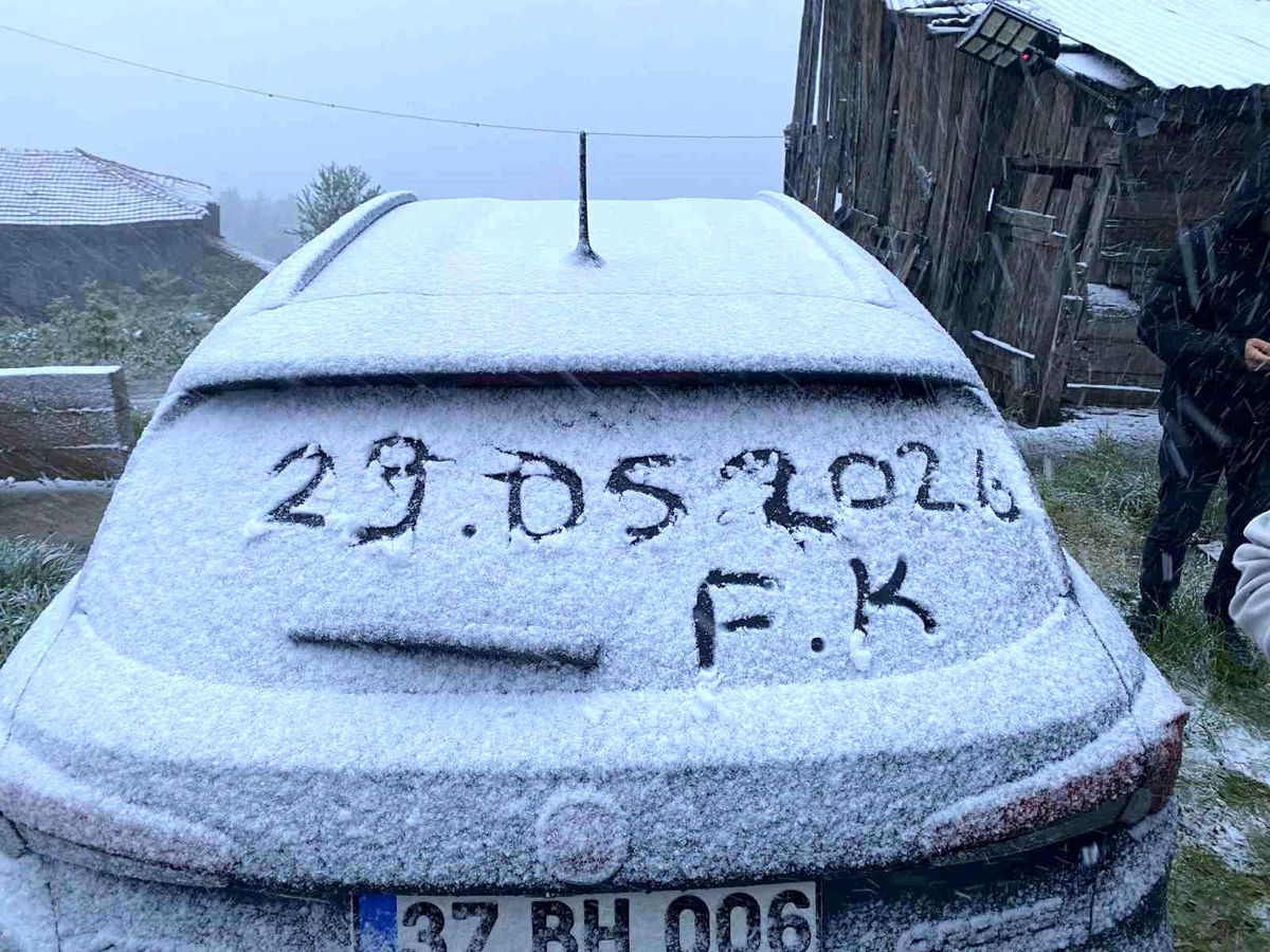 Kastamonu'da mayıs ayının sonunda kar sürprizi