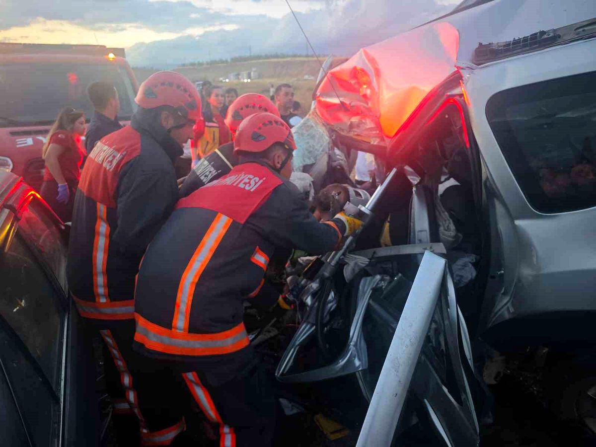 Mersin'de zincirleme kaza: 1 ölü, 5 yaralı