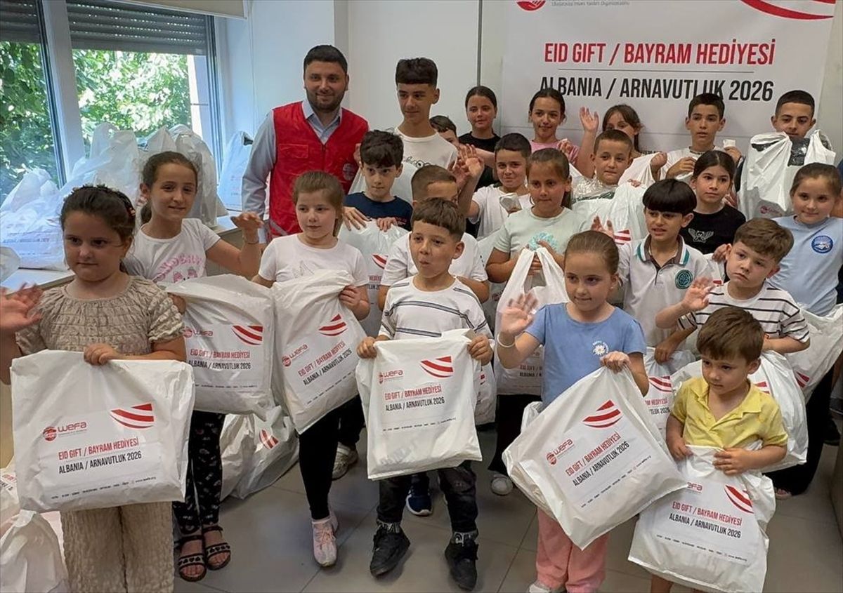 WEFA gönüllüleri Arnavutluk'ta 350 yetim çocuğa yardımda bulundu