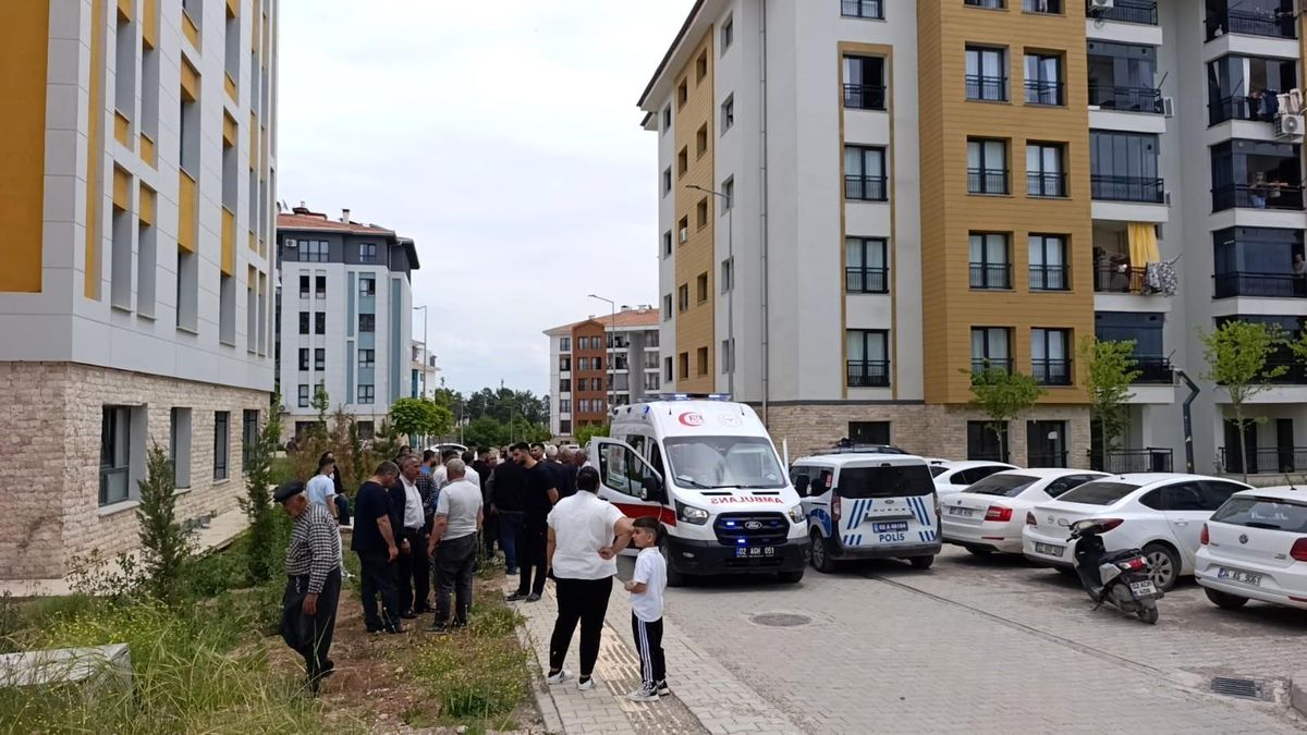 Yüksekten düşerek ağır yaralanan kişi hayatını kaybetti