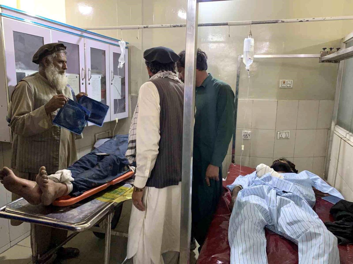Afganistan'da mültecileri taşıyan kamyon devrildi: 22 ölü, 36 yaralı