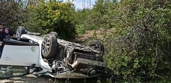 Afyonkarahisar'da otomobilin devrilmesi sonucu 4 kişi yaralandı