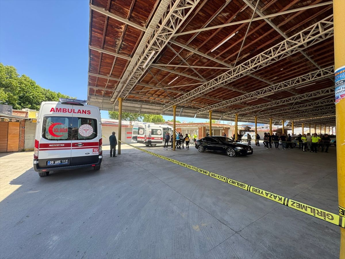 Aydın'da park halindeki otomobile silahlı saldırıda 1 kişi öldü, 1 kişi yaralandı