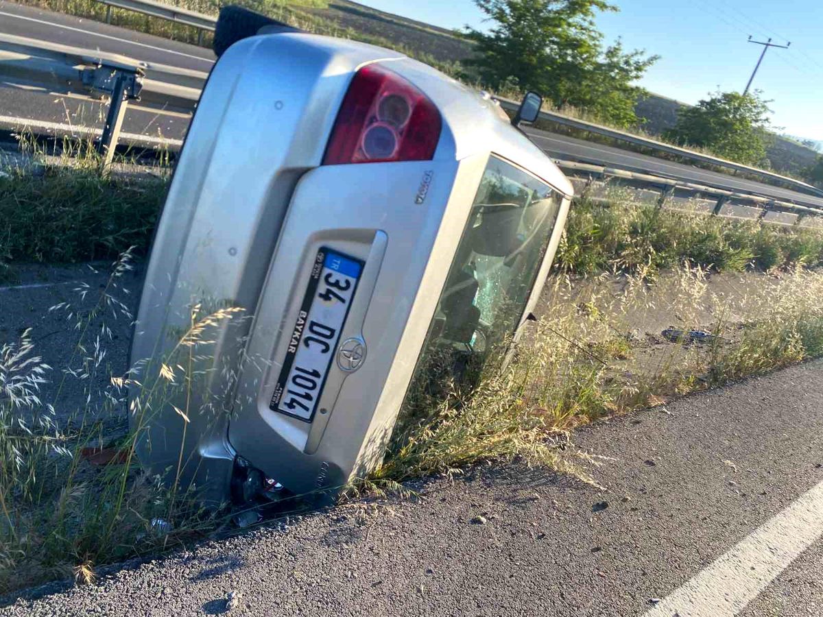Balıkesir'de trafik kazası: Araçta mahsur kalan 1 kişi kurtarıldı