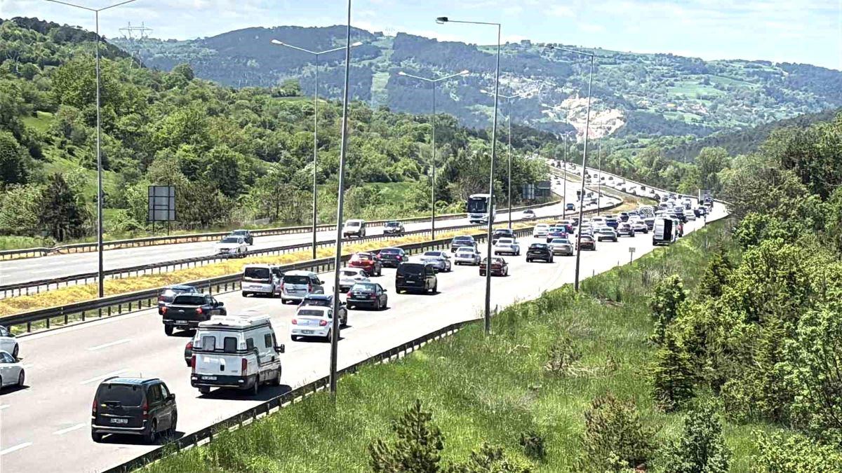 Bolu geçişinde trafik durma noktasına geldi