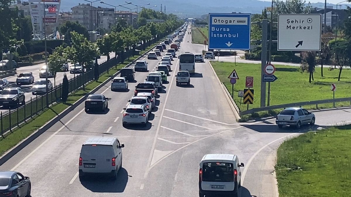 Bursa-Ankara kara yolunda bayram dönüşü yoğunluğu