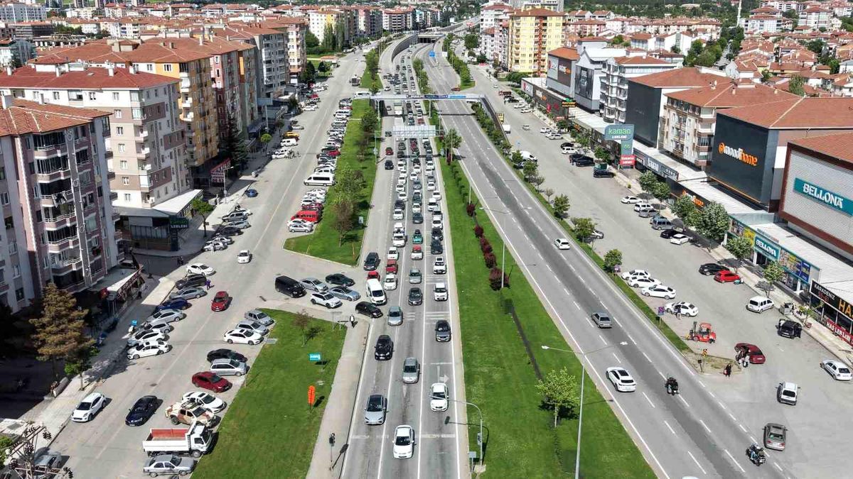 Çorum'da yollarda bayram dönüşü yoğunluğu