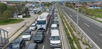 D-100 kara yolunun Çankırı kesiminde bayram dönüşü trafik yoğunluğu sürüyor