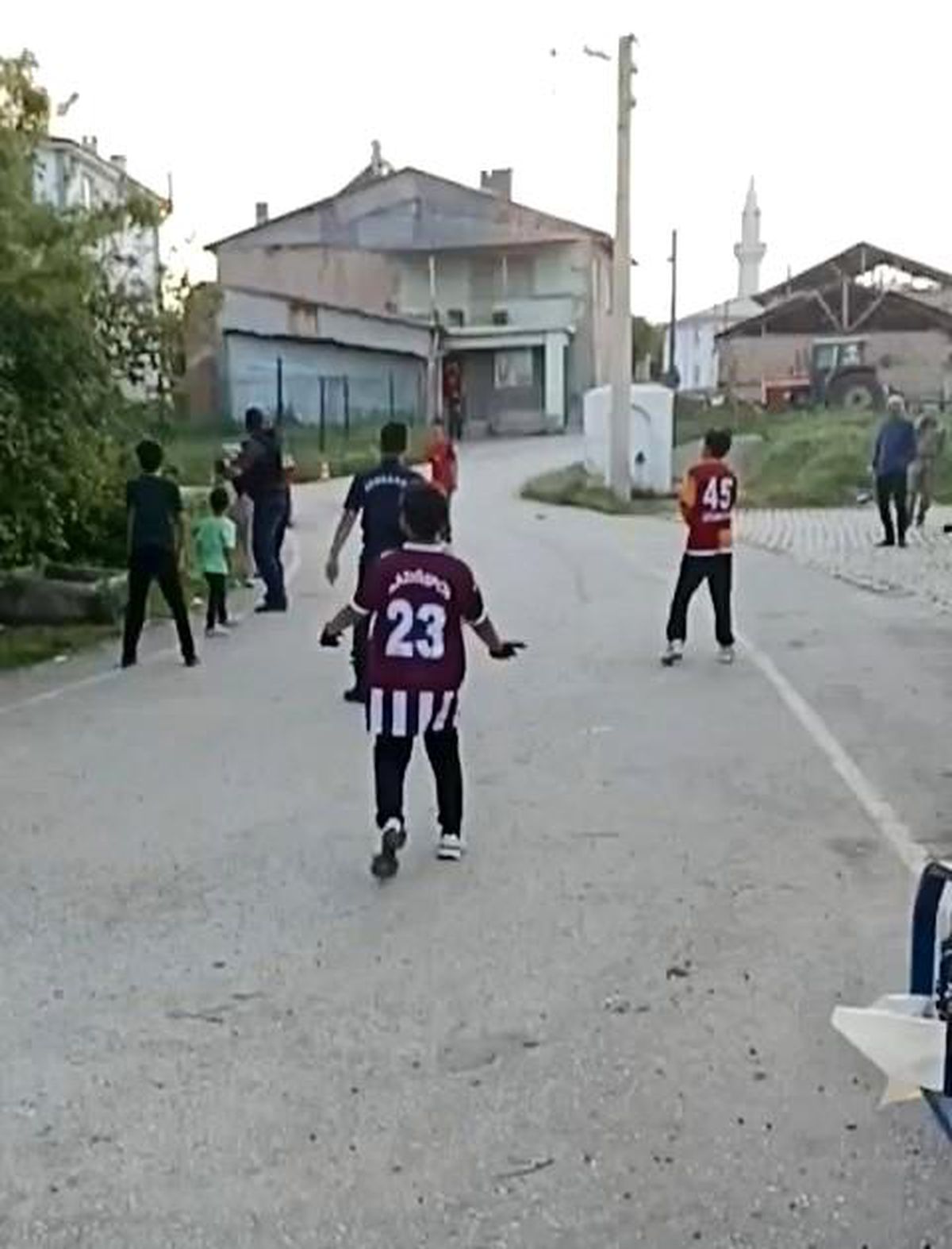 Elazığ'da gönülleri ısıtan maç: Jandarma ve çocuklar aynı sahada buluştu