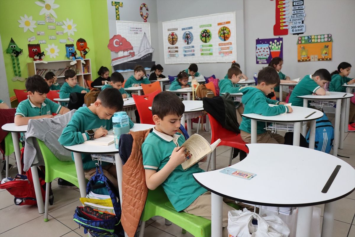 Erzincan'da kitapla buluşan aileler ekran bağımlılığına karşı birleşti