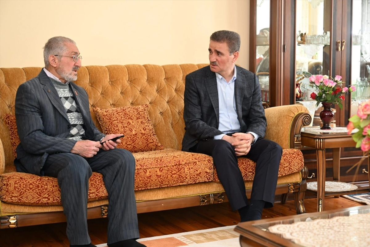 Vali Baruş, şehit aileleri ve gazilerle bayramlaştı