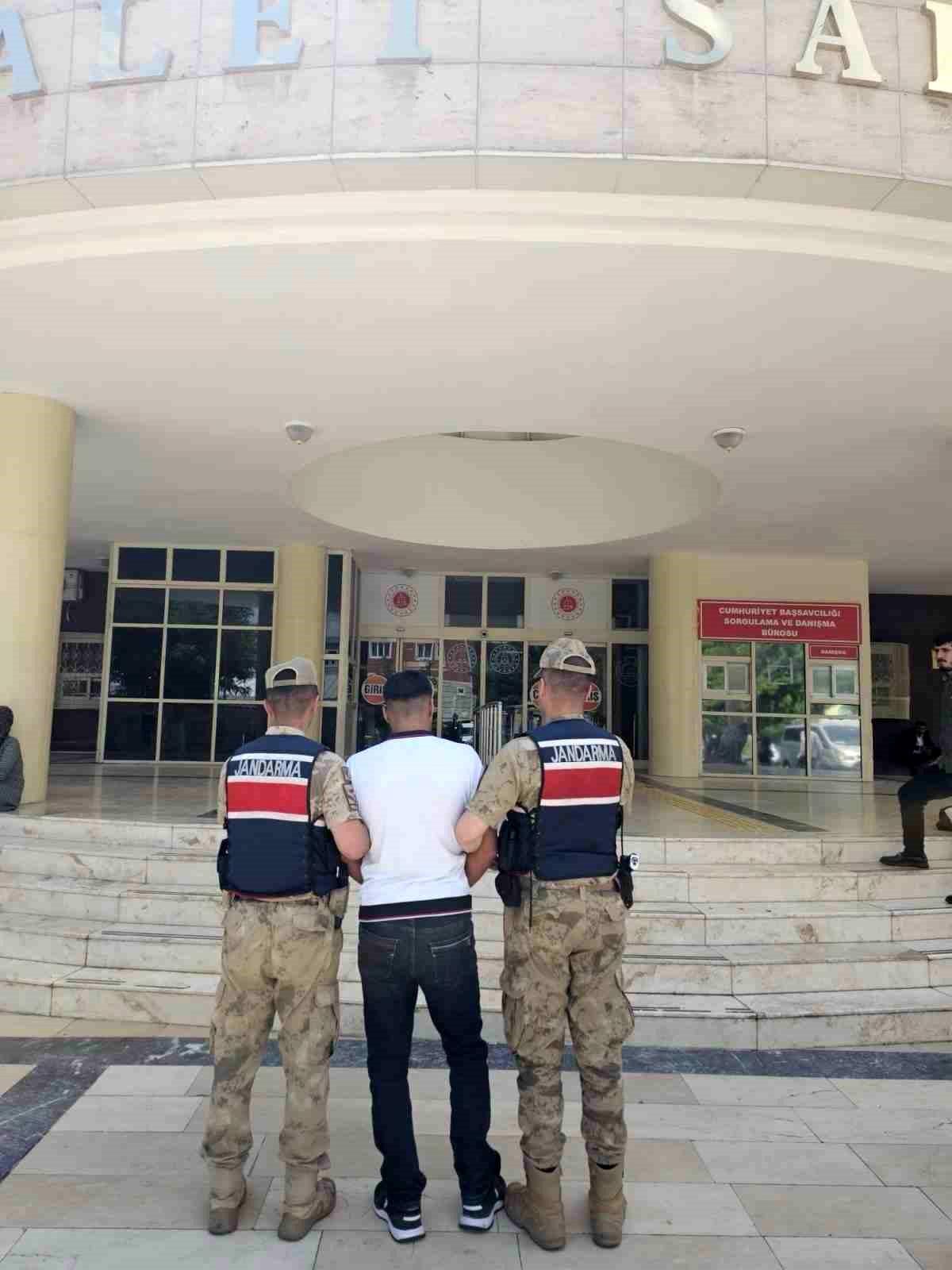 Hırsızlık suçundan aranan şahıs yakalandı