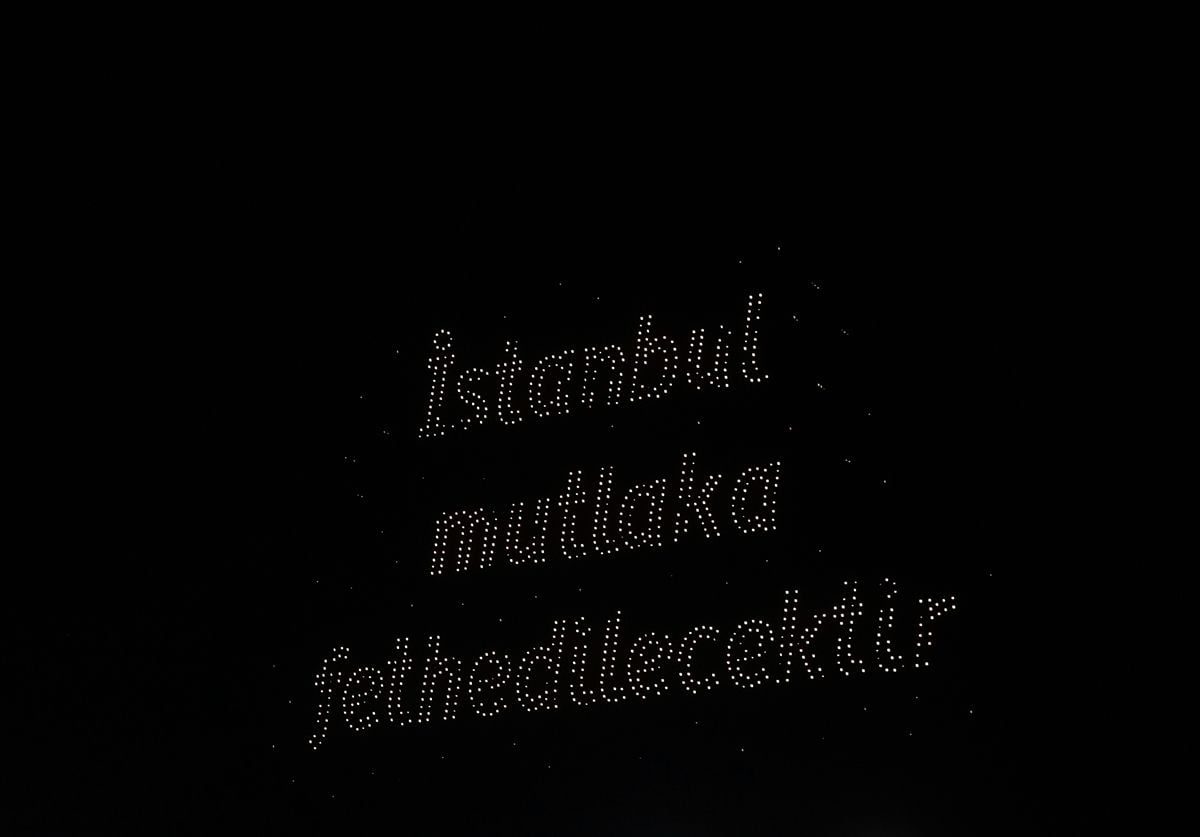 İstanbul'un Fethi'ne 573. Yıl Dönümünde Dronlu Işık Gösterisi
