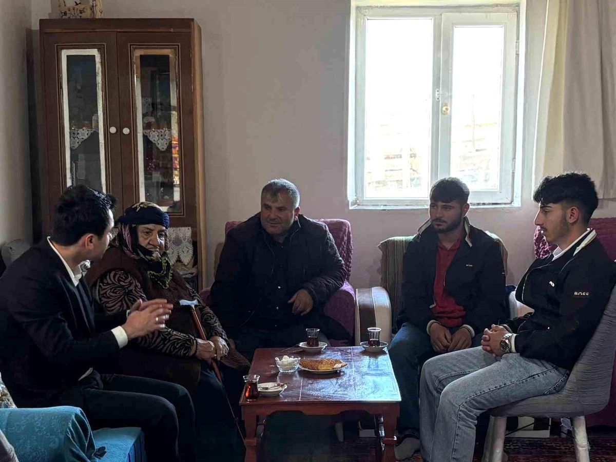 Kaymakam Tutal'dan şehit ailesine bayram ziyareti