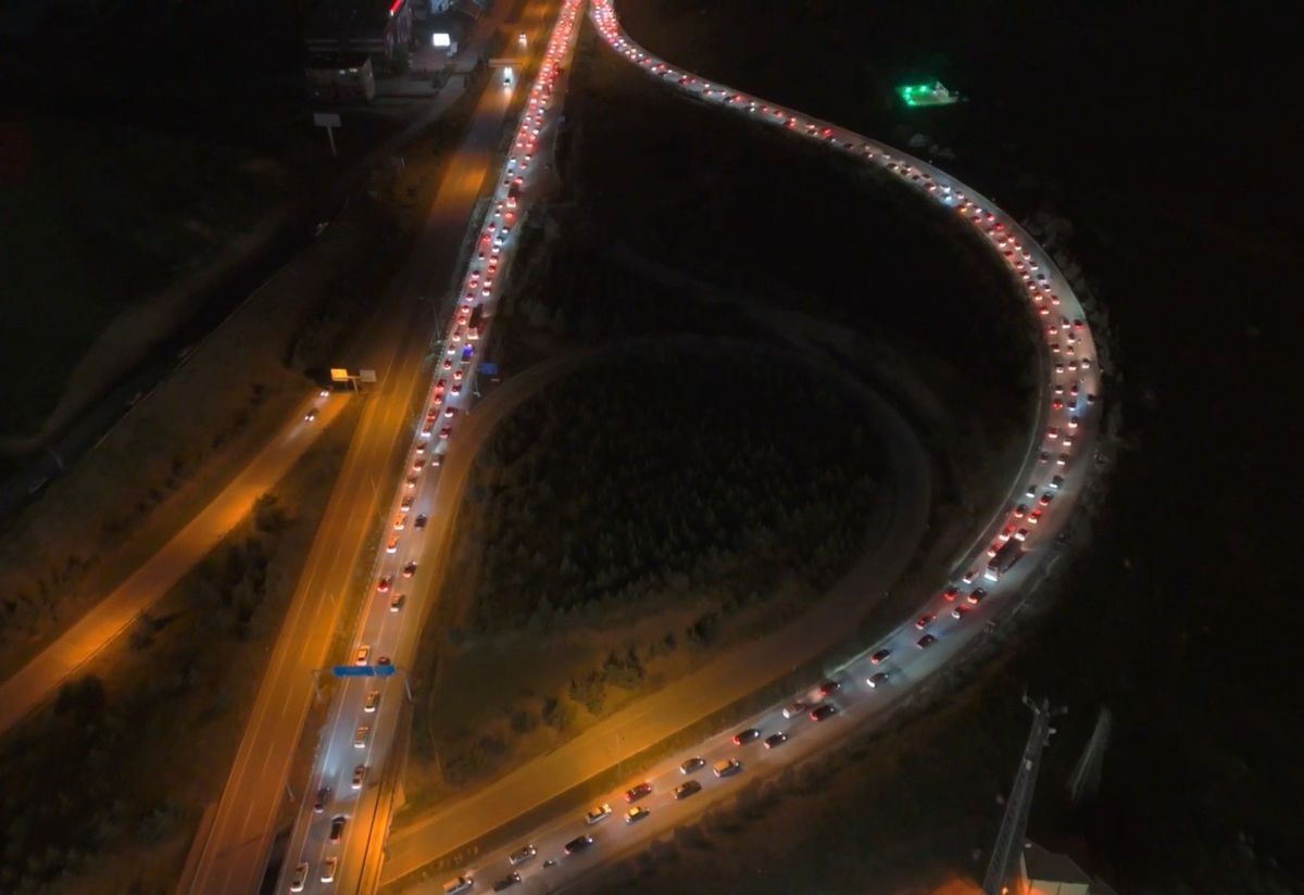 'Kilit Kavşak' Kırıkkale'de bayram dönüş trafiği dron ile görüntülendi