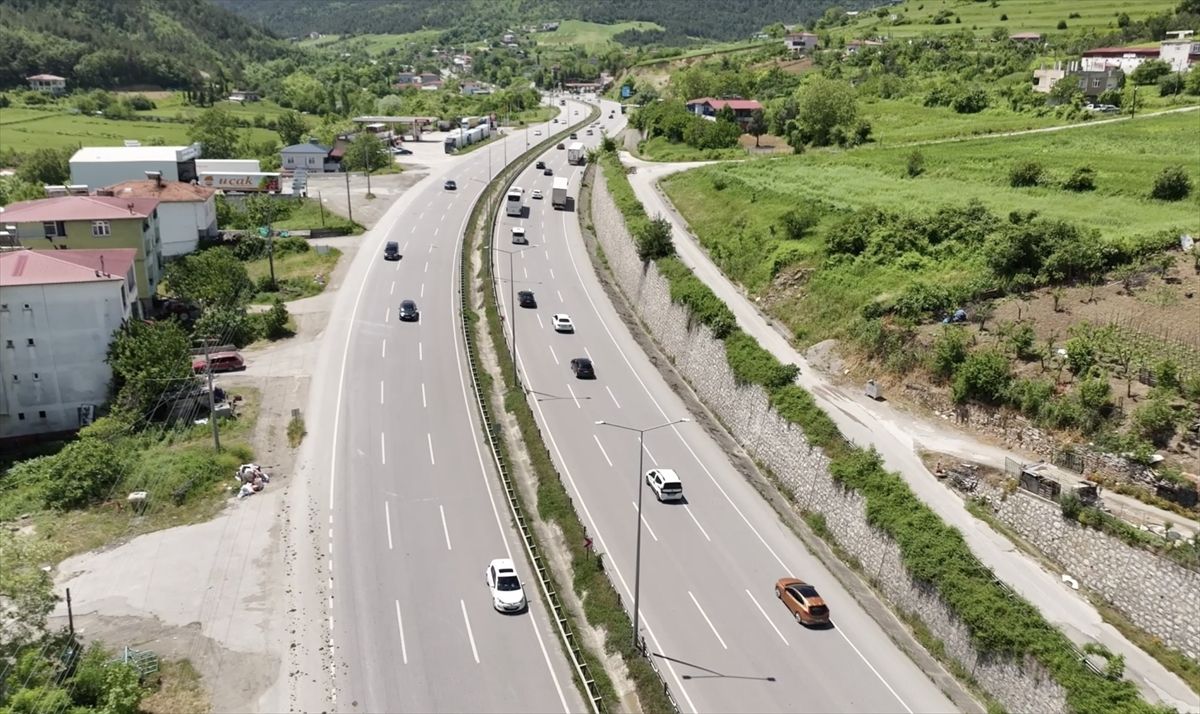 Samsun-Ankara kara yolunda bayram dönüşü yoğunluğu