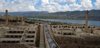 Tarihi Hasankeyf ilçesi bayram tatilinde ziyaretçilerini ağırlıyor