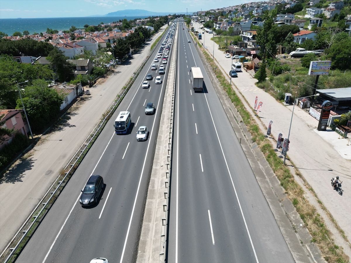 Tekirdağ-İstanbul yolunda bayram tatilinden dönüş yoğunluğu yaşanıyor